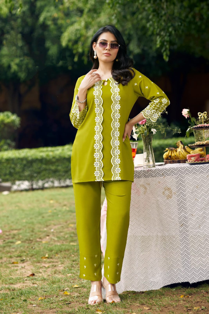 BEAUTIFUL CHIKENKARI DESIGNER COTTON CO-ORD SETS FOR WOMEN
