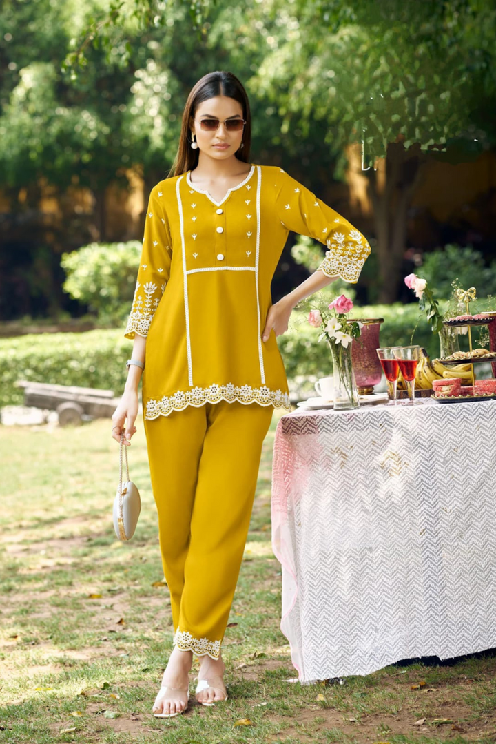 BEAUTIFUL CHIKENKARI DESIGNER COTTON CO-ORD SETS FOR WOMEN