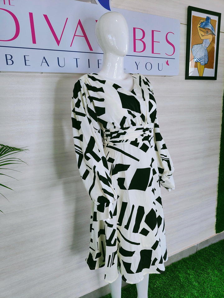 BLACK AND WHITE PRINTED IMPORTED FABRIC TUNICS FOR WOMEN