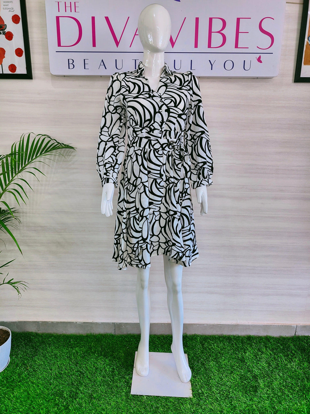 BLACK AND WHITE PRINTED IMPORTED FABRIC TUNICS FOR WOMEN