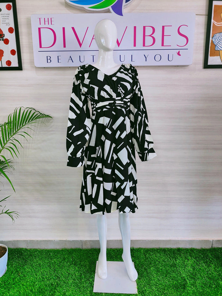 BLACK AND WHITE PRINTED IMPORTED FABRIC TUNICS FOR WOMEN