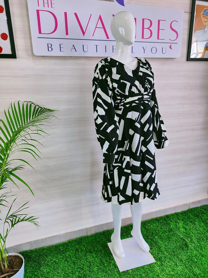 BLACK AND WHITE PRINTED IMPORTED FABRIC TUNICS FOR WOMEN