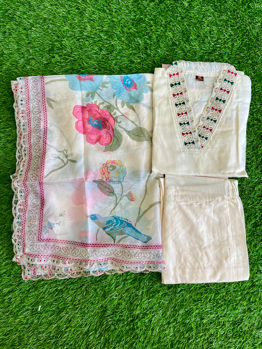 OFF WHITE TABBY SILK SUIT WITH FLORAL COTTON DUPATTA